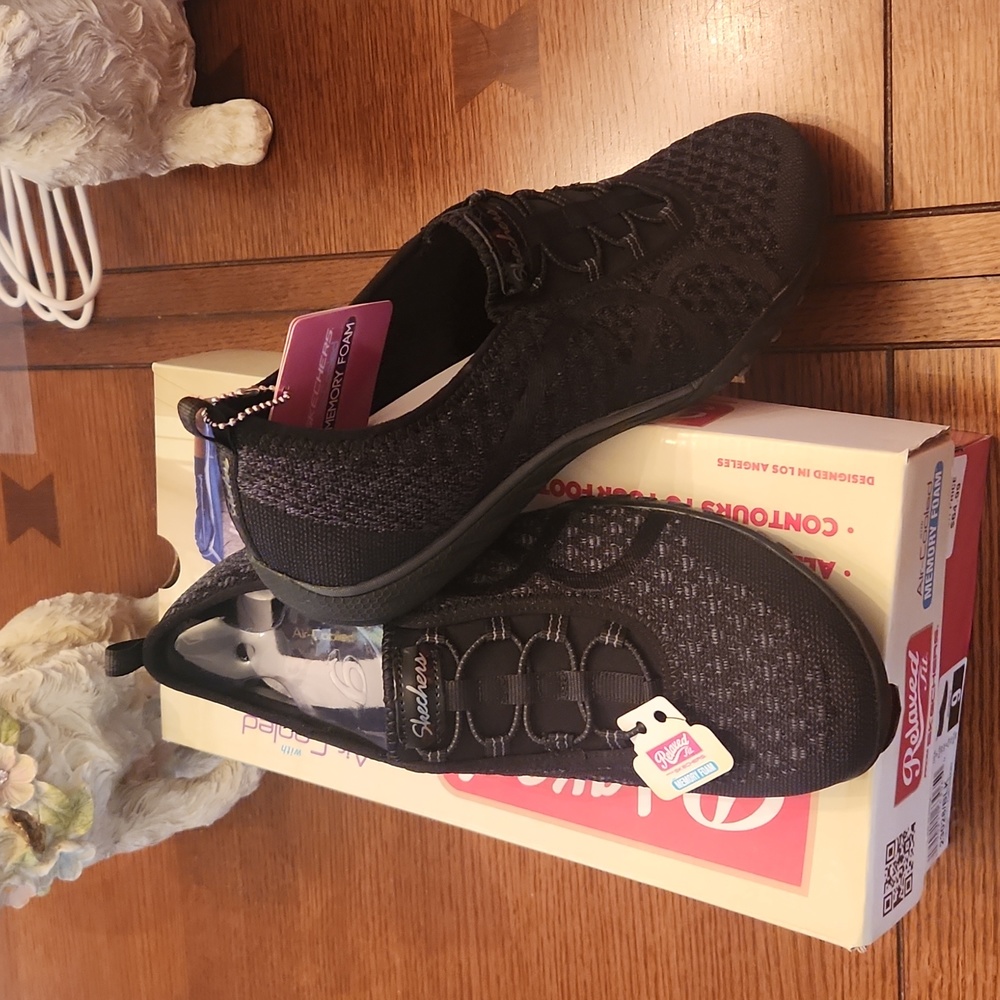 Skechers Black Memory Foam Slip on Sneakers